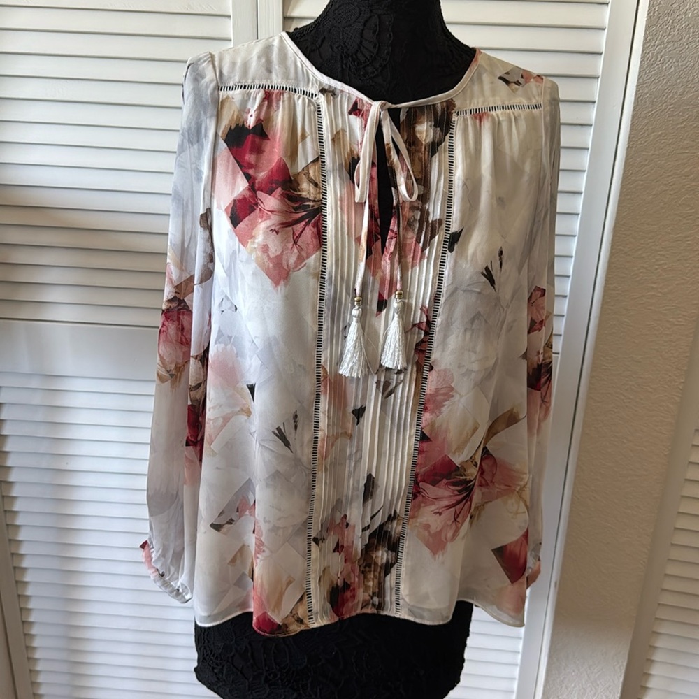White House black market floral BoHo top size 6P